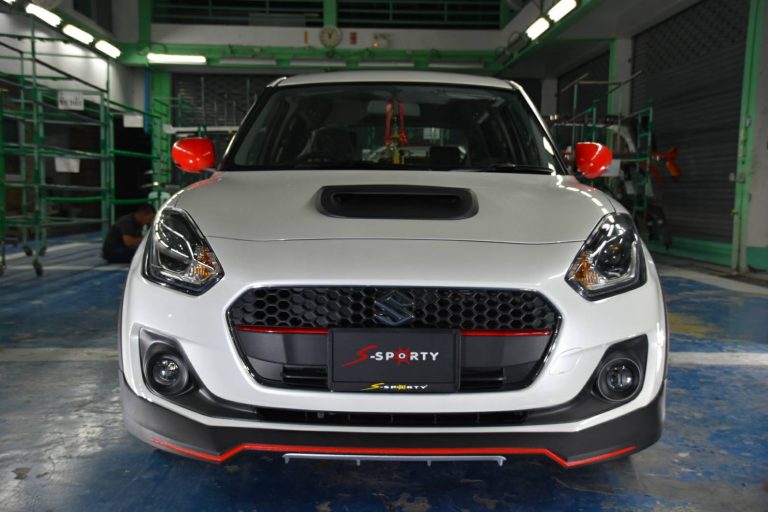 Suzuki swift 2018ชุดแต่งสวยสีขาว