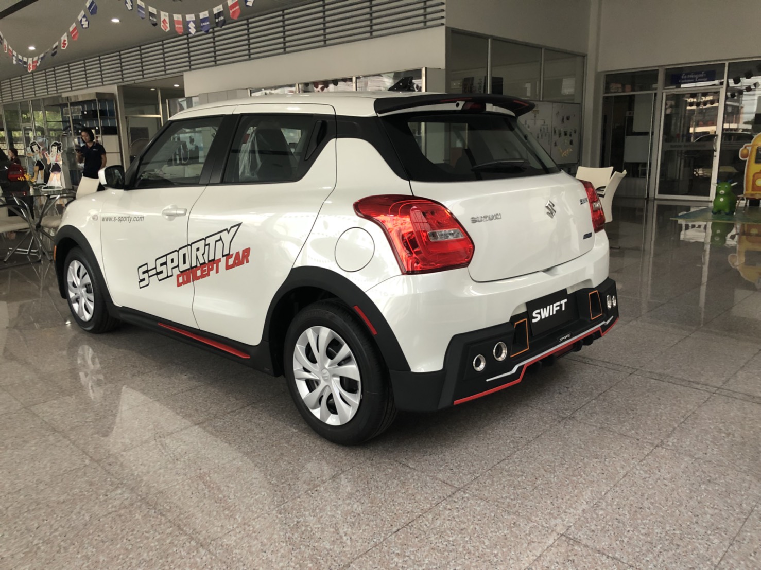 Suzuki swift 2018สีขาว