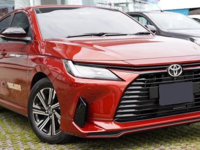 Toyota Ativ สีแดง