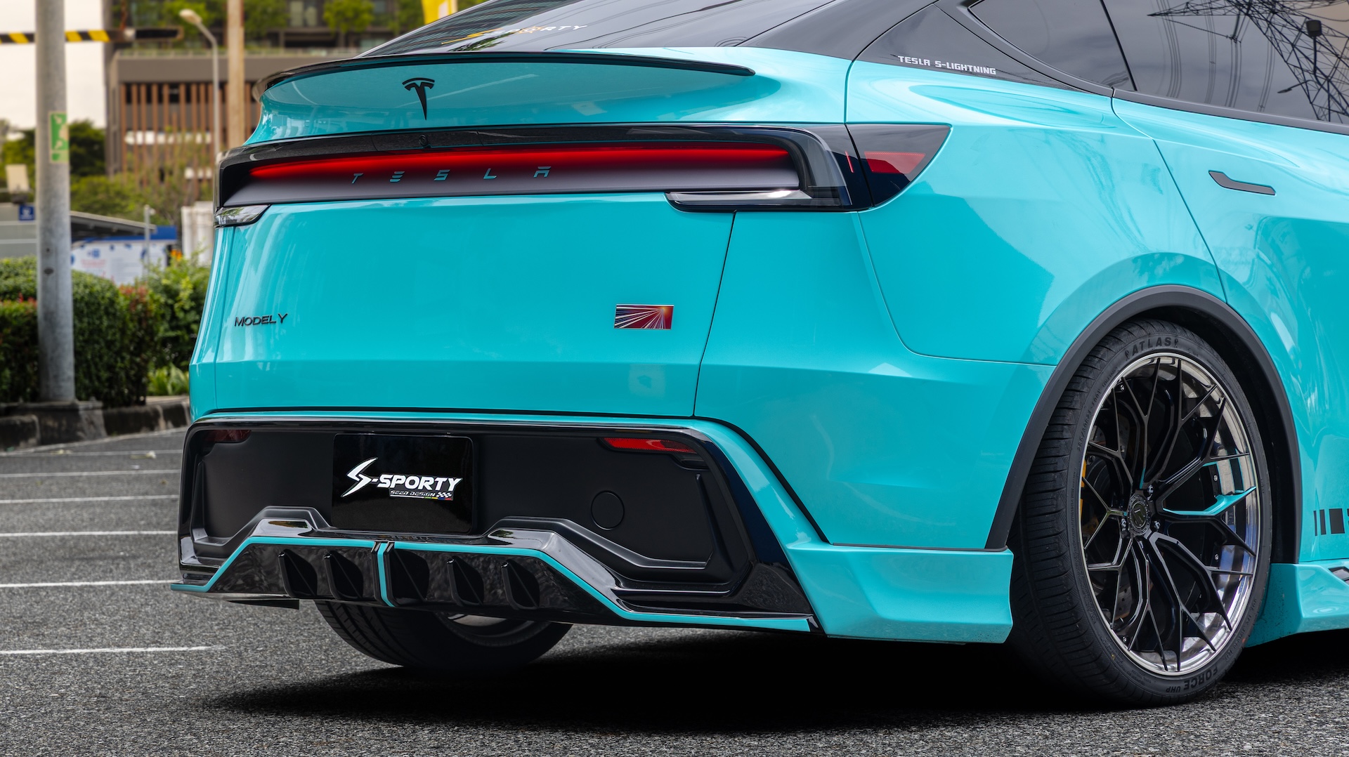 Tesla ModelY - 11