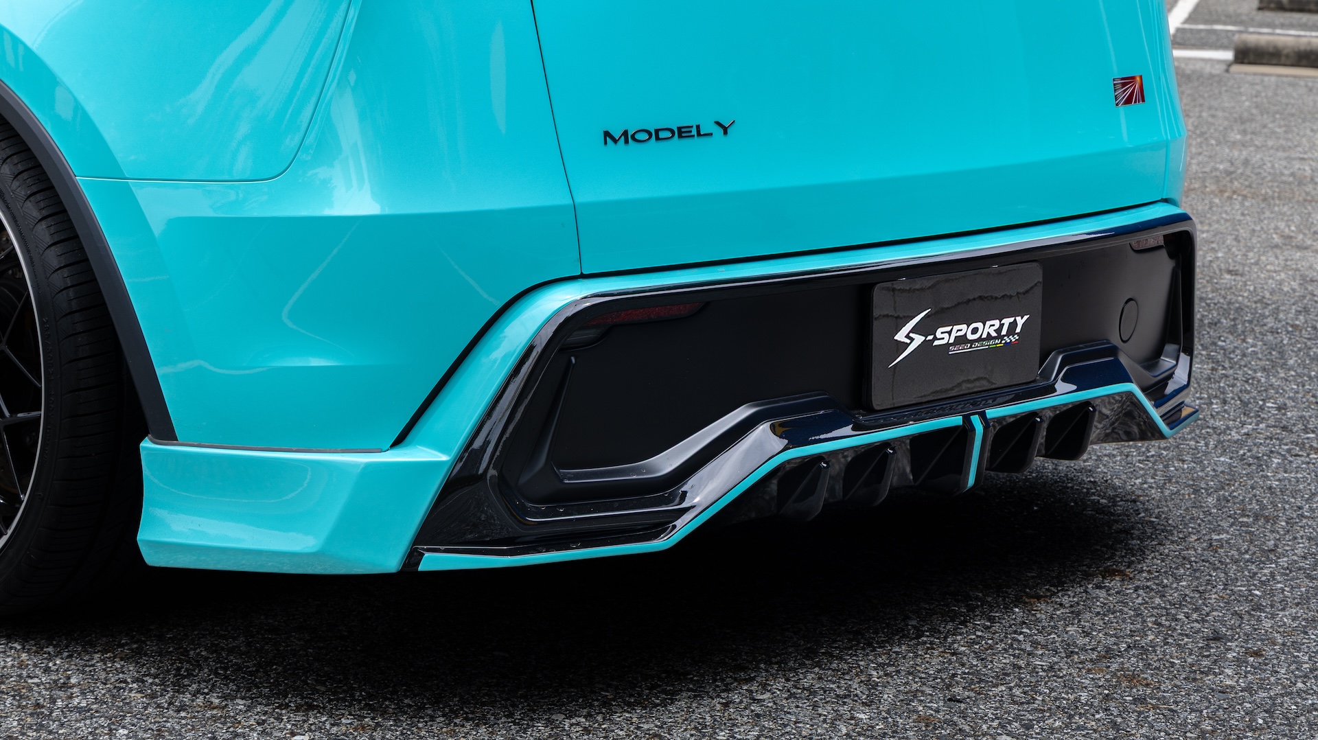 Tesla ModelY - 12